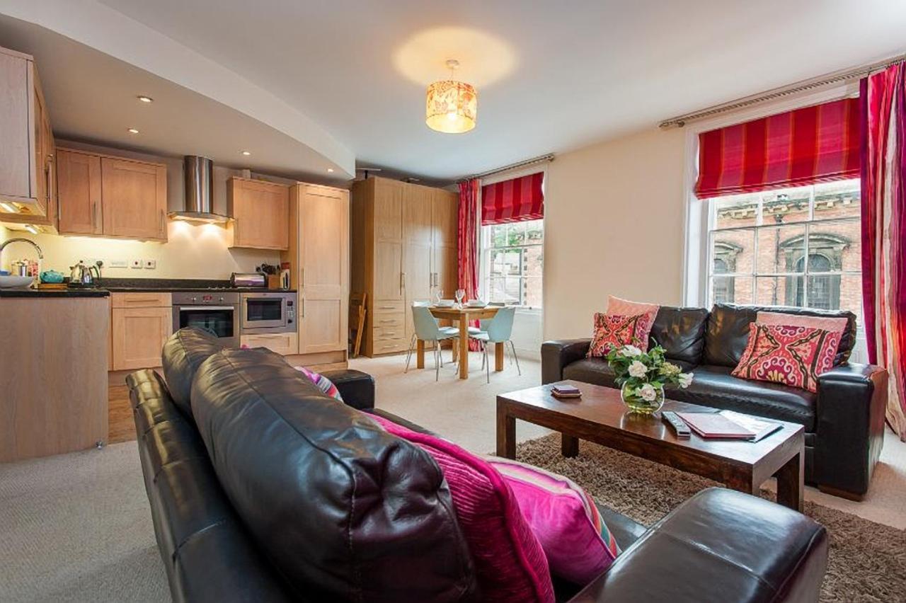 יורק Priory House Apartments מראה חיצוני תמונה